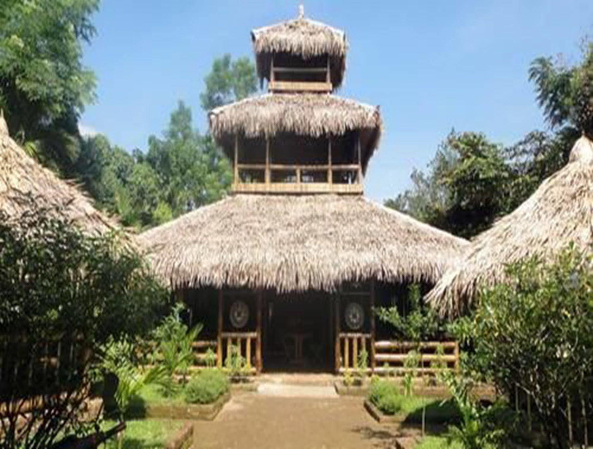 Golden Sunrise Hotel Kyaikto Exterior photo